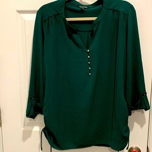 Blouse by Roz&Ali in stunning green color with gold front buttons.  NWOT
